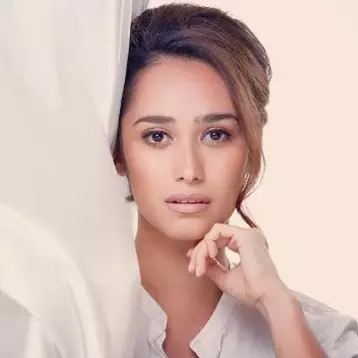 Selain Kim Kardashian, 7 artis cantik ini juga pernah alami perampokan