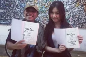 Akhirnya Novel Dilan difilmkan, siapa pemeran Milea dan Dilan ya?