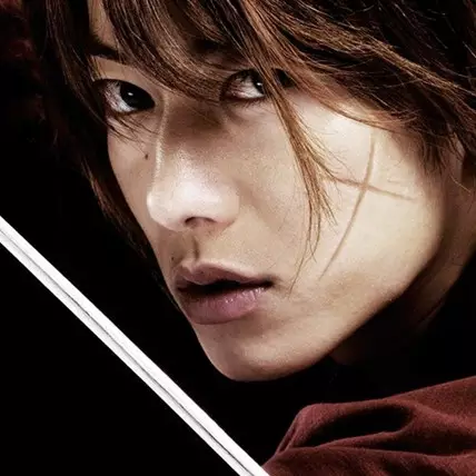 13 Foto gantengnya Takeru Sato dari Kamen Rider hingga Rurouni Kenshi
