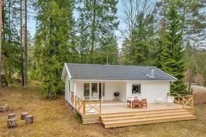 Rumah kecil ini tampak biasa, tapi dalamnya bikin melongo