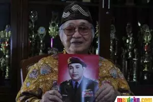 Kiper legendaris & bekas pengawal Bung Karno, Maulwi Saelan tutup usia