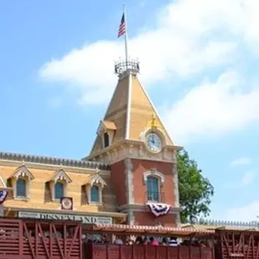 18 Foto ini tunjukkan Disneyland dulu dan sekarang tak berubah