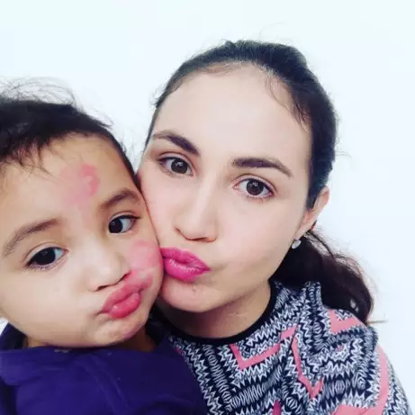 Sudah punya anak, 6 seleb cantik ini masih baby face banget