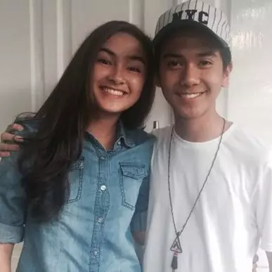 Imutnya Caitlin Halderman, pemeran Alya di film Ada Cinta di SMA