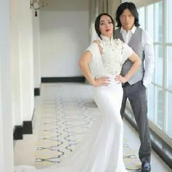 22 Tahun menikah, 10 foto ini bukti Armand-Dewi Gita tetap harmonis