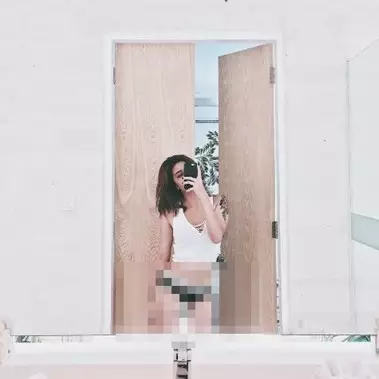 Nggak kapok-kapok, Awkarin mendadak bikin heboh posting foto syur lagi