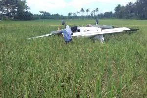 Pesawat latih jatuh di persawahan Cilacap