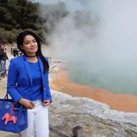 Liburan di Selandia Baru, Titi Kamal disebut sedang di Kawah Putih
