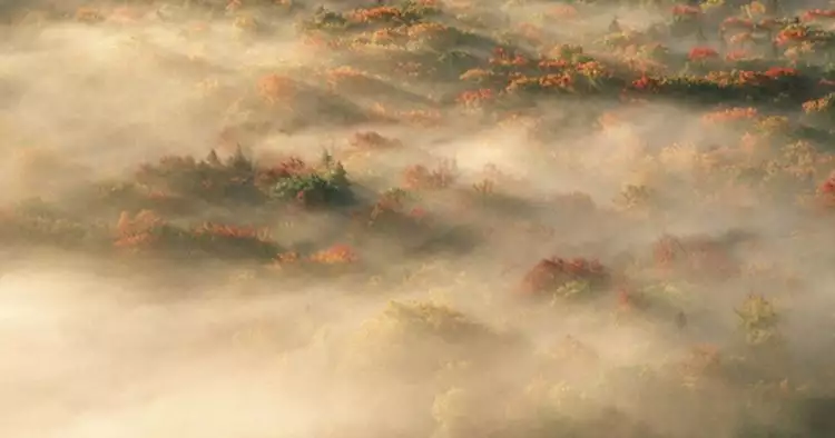 12 Foto bumi diselimuti kabut ini jadi terlihat seperti planet lain