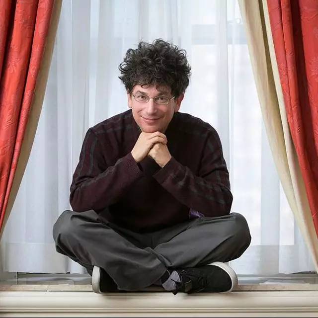 Cowok ini dinobatkan jadi yang paling menarik di dunia, apa hebatnya?