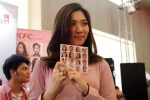 Fatin dan Isyana tiba-tiba menyanyikan lagu nostalgia 2000-an, kenapa?