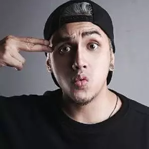 7 Artis ganteng ini betah menduda meski mantan istri sudah nikah lagi