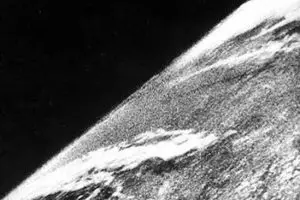 Ini potret pertama bumi yang diambil dari luar angkasa 70 tahun lalu