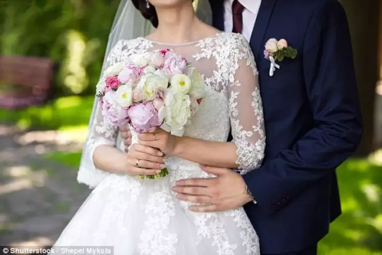 Dua jam nikah, pria ini ceraikan istri karena unggah foto pernikahan