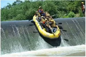 11 Sungai di Pulau Jawa ini jadi lokasi rafting menantang