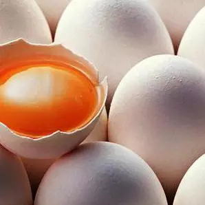 Ini alasan kenapa telur ayam kampung sering dimakan mentah &amp; jadi jamu