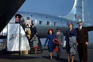 14 Foto langka penumpang pesawat first class tahun 1940an, keren nih