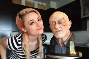 12 Kue ulang tahun ini punya bentuk yang bikin merinding