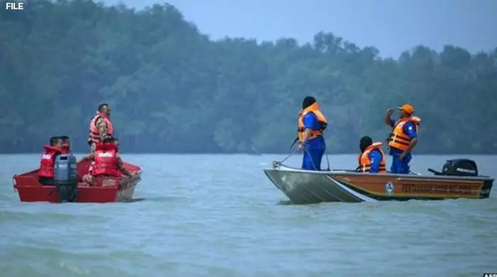 Kapal angkut TKI tenggelam di perairan Batam, 18 tewas &amp; 44 hilang