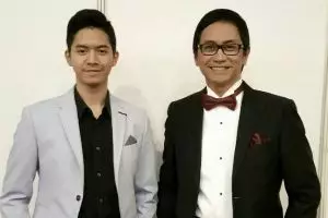 8 Pasangan ayah-anak ini gantengnya bikin susah milih