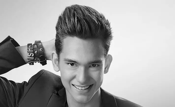 Tiru 7 gaya rambut Adipati Dolken ini bisa bikin cewek meleleh