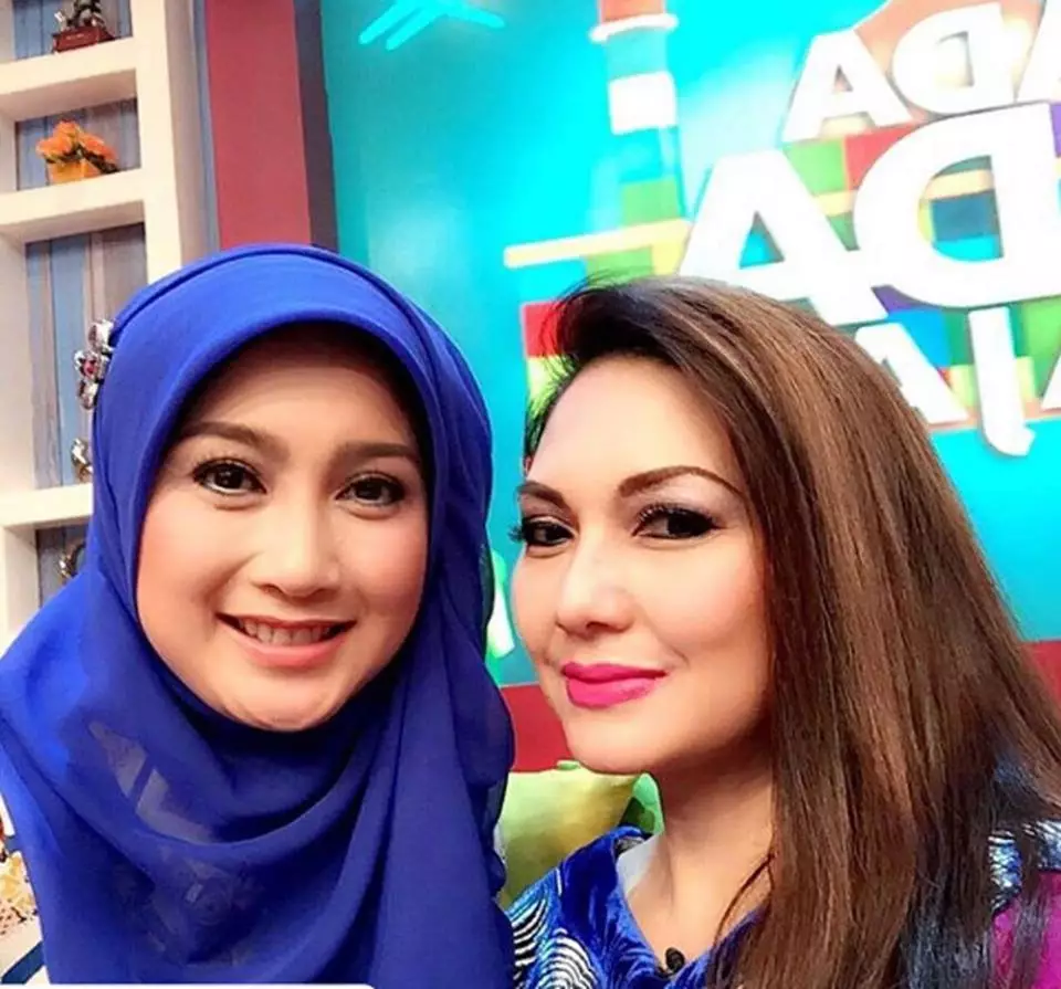 Jadi anggota DPR, ini 10 beda gaya Desy Ratnasari dan Venna Melinda