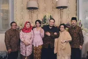 Vanessa Angel akhirnya tunangan dengan cucu Soekarno, siap nikah nih?