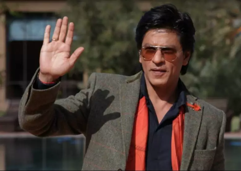 Inilah 10 pose Shah Rukh Khan paling khas, stylish abis 