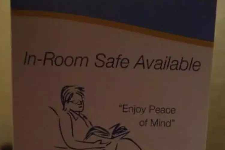 Pamflet di kamar hotel ini bikin orang mikir jorok, kamu juga?