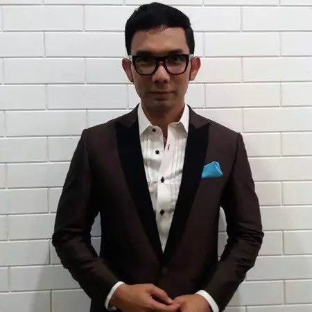 Indra Herlambang berburu kuliner sampai ke Makassar, kenapa ya?