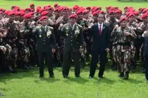Presiden Jokowi ikut teriakkan yel-yel bareng Kopassus, kompak abis