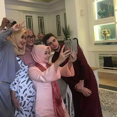 Status menghebohkan istri Kang Emil soal Fatih Seferagic di Bandung