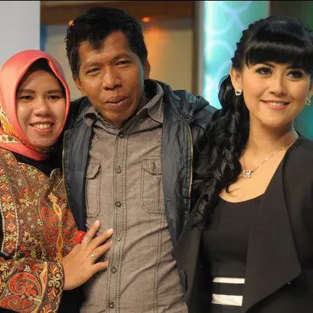 5 Pasangan seleb ini akhirnya rujuk kembali setelah bercerai