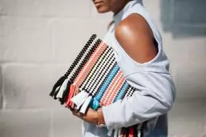 Lagi ngetren, keset kini dibikin tas & dijual mahal di luar negeri