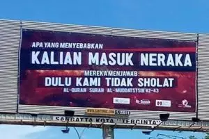 4 Billboard di Sangatta Kaltim ini bikin heboh netizen, kenapa ya?