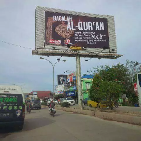 4 Billboard di Sangatta Kaltim ini bikin heboh netizen, kenapa ya?