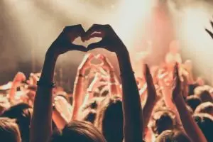 Jenis musik apa sih yang paling nunjukin gaya kamu berpakaian?