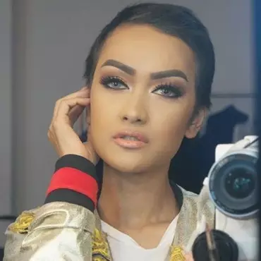 Julia Perez jadi Duta Catur, 8 komentar netizen ini buat geleng kepala