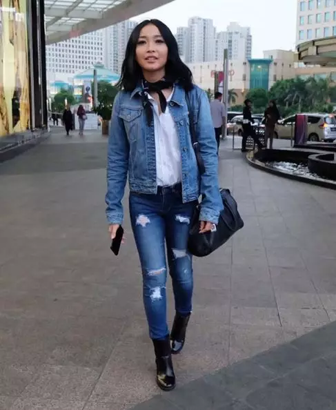 Gaya ala Rinni Wulandari  © 2016 Instagram