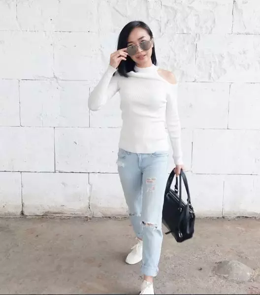 Gaya ala Rinni Wulandari  © 2016 Instagram