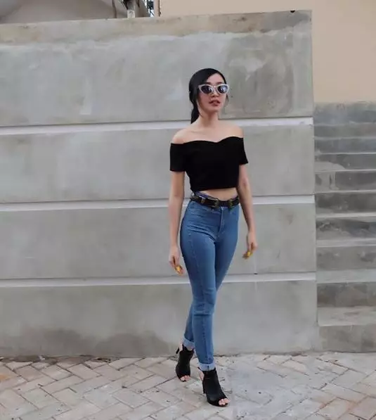 Gaya ala Rinni Wulandari  © 2016 Instagram