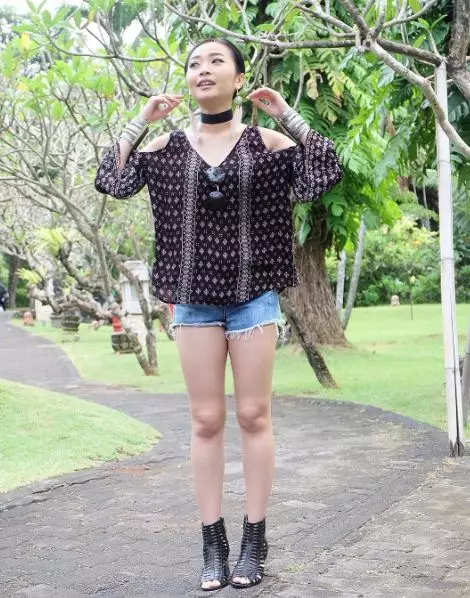 Gaya ala Rinni Wulandari  © 2016 Instagram