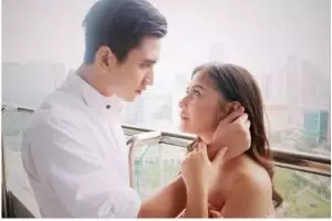 Potret Verrell Bramasta tatap mesra Prilly ini bikin fans baper