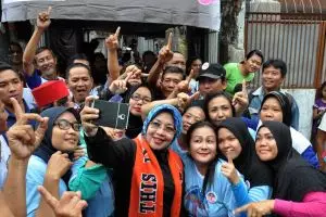 Blusukan di gang-gang, Sylvi janjikan kursi roda buat kaum disabilitas