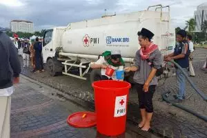 28 Truk air bersih diterjunkan untuk wudu peserta Aksi Damai 212