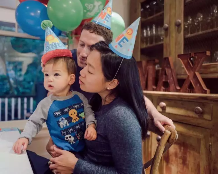10 Potret Maxima Zuckerberg bersama ayah ibunya, gemesin banget deh