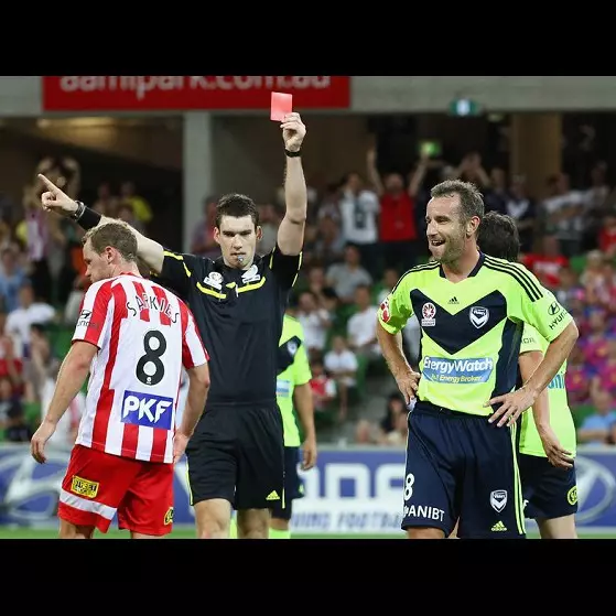 Ini sosok wasit kontroversial yang pimpin laga Indonesia vs Vietnam 