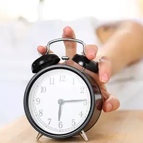 4 Posisi tidur ini bisa bantu sembuhkan sakit punggungmu, buktikan ya