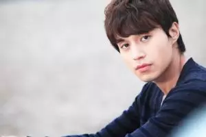 10 Foto tampan Lee Dong-wook, 'si pencabut nyawa' di K-Drama Goblin