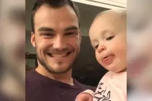 Tirukan beatbox pamannya, tingkah bayi ini lucu banget